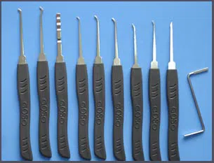 Teaneck Locksmith Service Teaneck, NJ 201-762-6062 - 11-car-lock-pick