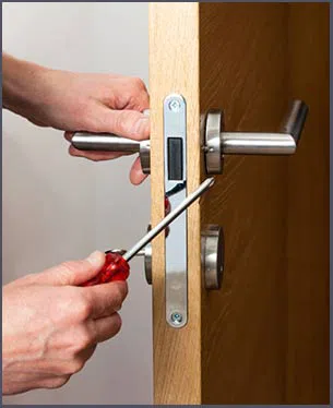Teaneck Locksmith Service Teaneck, NJ 201-762-6062 - 4-new-locksmith-install